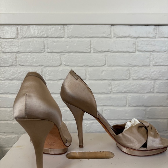 BCBGMaxAzria CHAMPAGNE SATIN HEELS - Picture 3 of 6